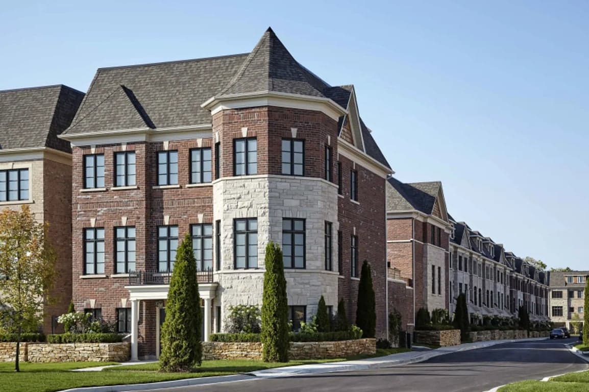 Boutique Towns On Lake Shore